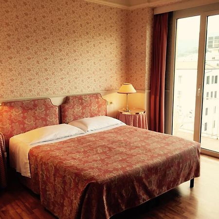 Hotel Biondi مونتيكاتيني تيرمي الغرفة الصورة