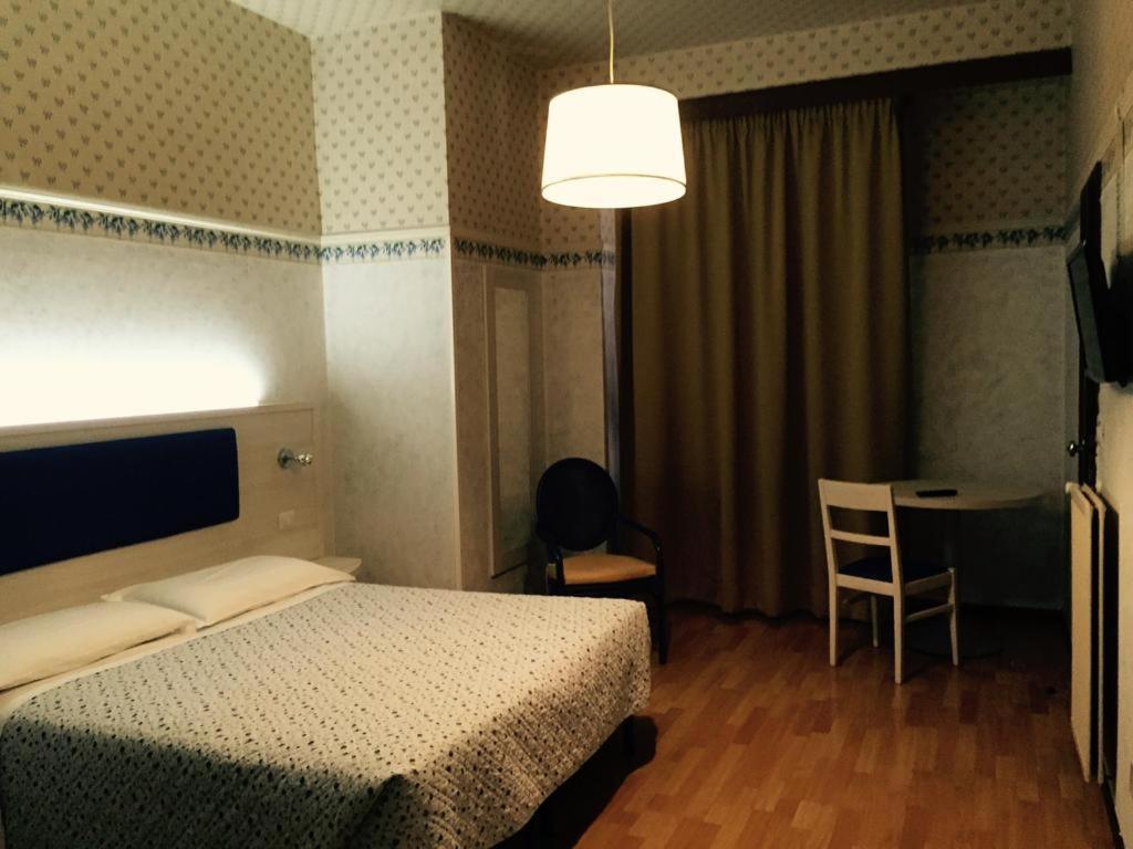 Hotel Biondi مونتيكاتيني تيرمي المظهر الخارجي الصورة