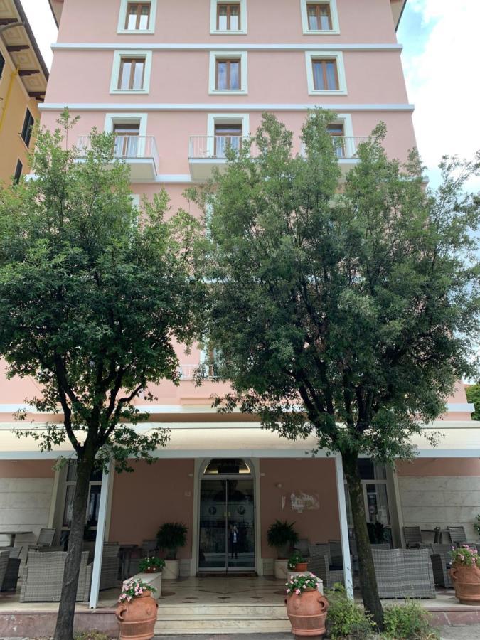 Hotel Biondi مونتيكاتيني تيرمي المظهر الخارجي الصورة