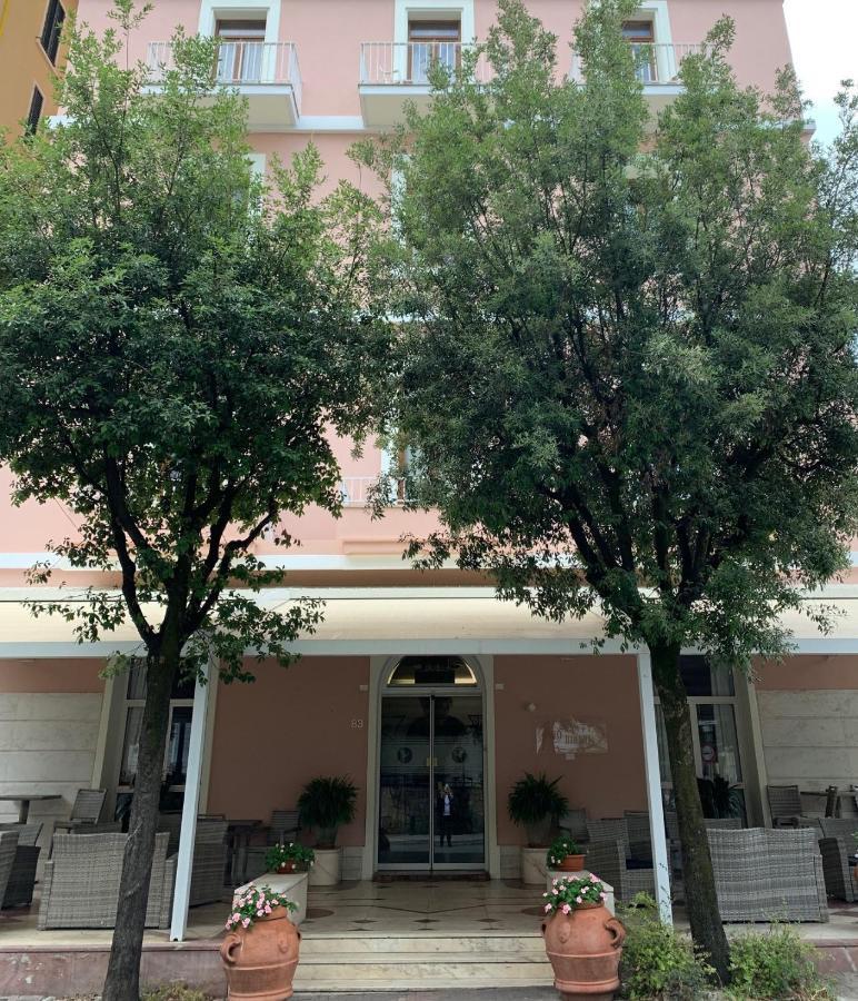 Hotel Biondi مونتيكاتيني تيرمي المظهر الخارجي الصورة