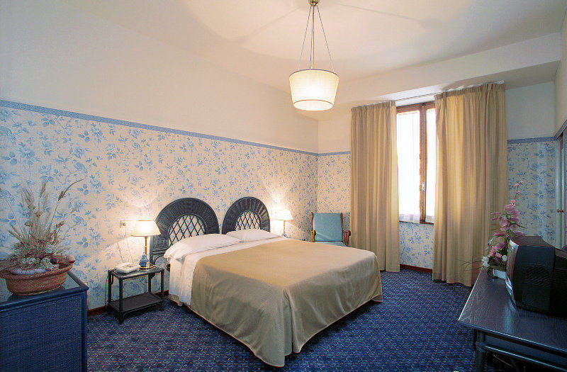 Hotel Biondi مونتيكاتيني تيرمي المظهر الخارجي الصورة